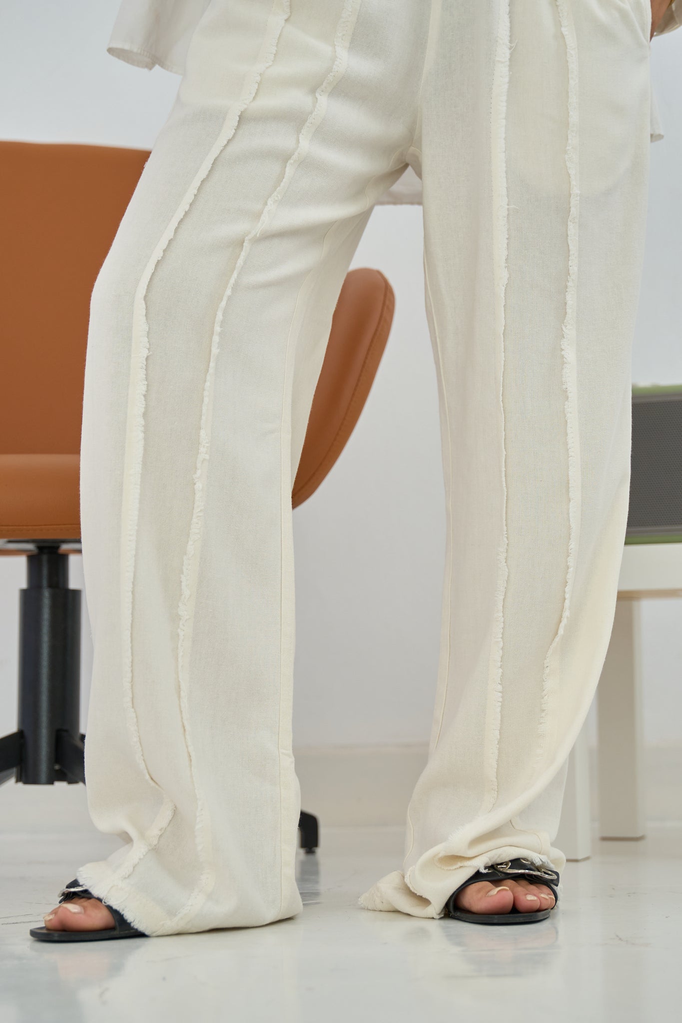 The Unfinished Linen Pant